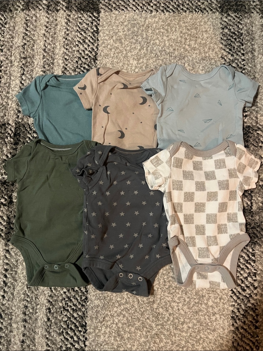 Bundle of 6 newborn cloud island short sleeve bodysuit onesies